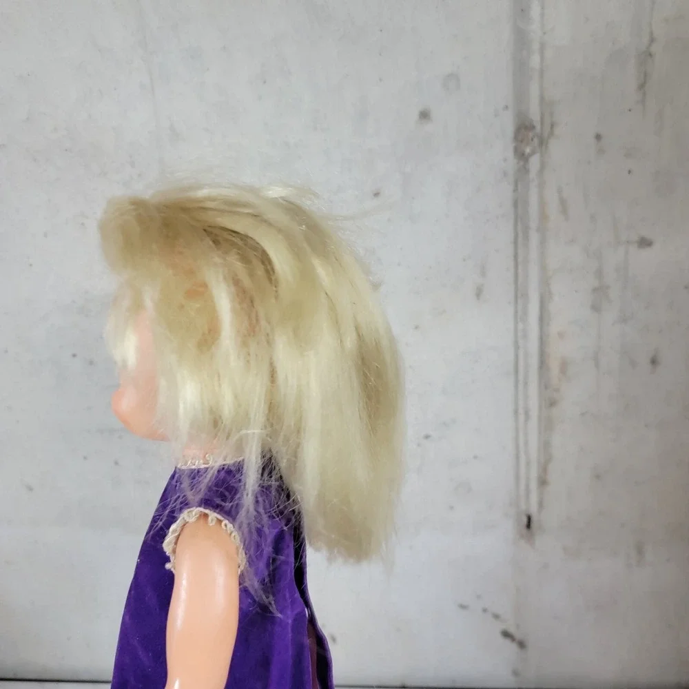 Vtg 1970s Ideal Crissy Family‎ Cousin Velvet With Original Dress Purple Damaged